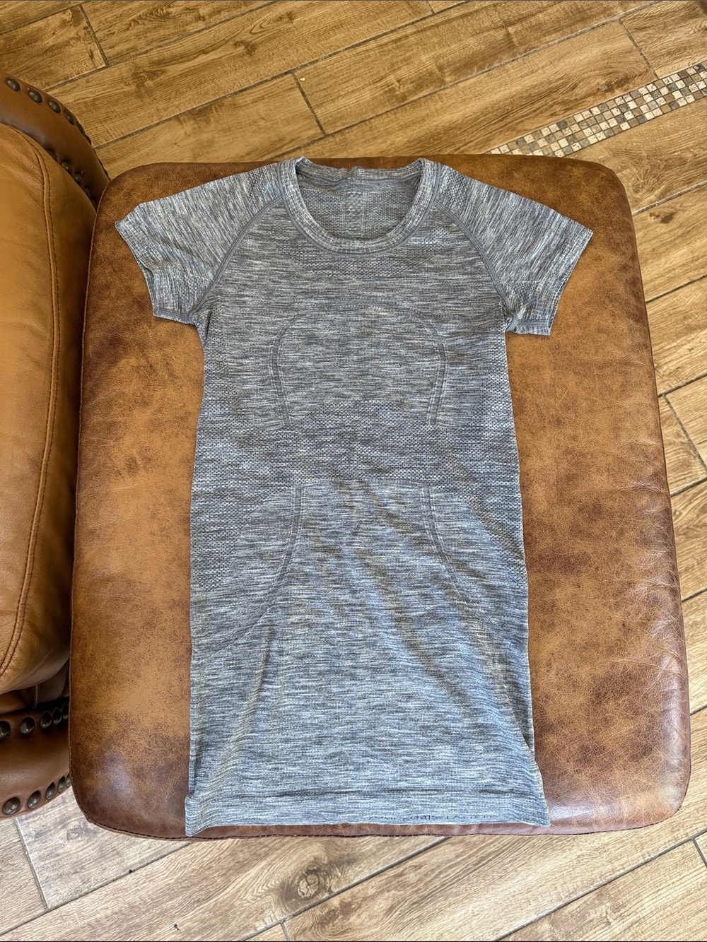 Lululemon Swiftly Tech Short Sleeve Crew Sz 2 Heathered Slate Grey